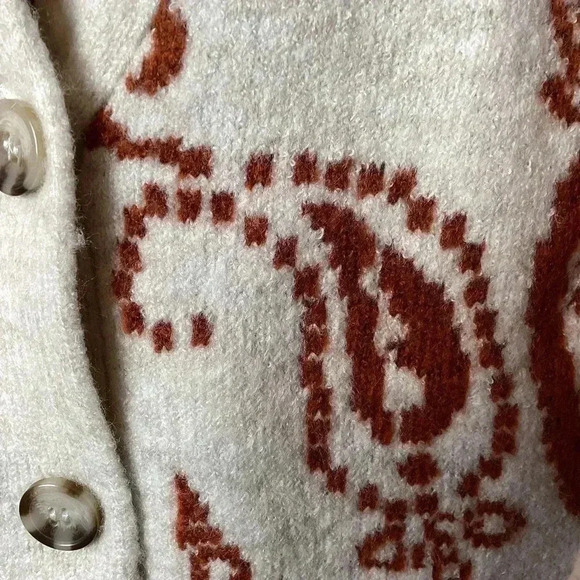 a.n.a NWT Cardigan Sweater Size XXL Button Up Red Paisley Cropped Paisley Comfy - Picture 5 of 10